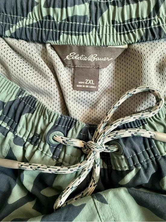 Men's 2XL Green Leaf tropical Print Swim Trunks - Lightweight Beach Shorts - Picture 6 of 10